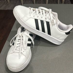 Adidas classic white leather black stripes sneakers